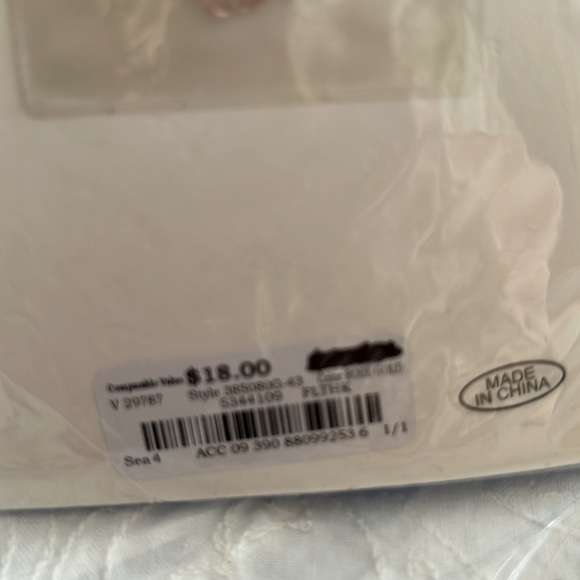 New Jessica McClintock Necklace and Earrings Set - Picture 3 of 3